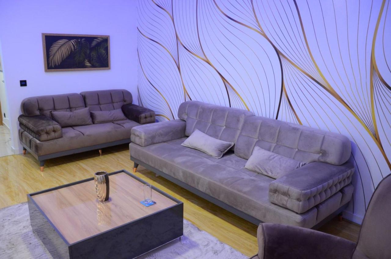 Centar 5 Star Apartment Kraljevo Ngoại thất bức ảnh