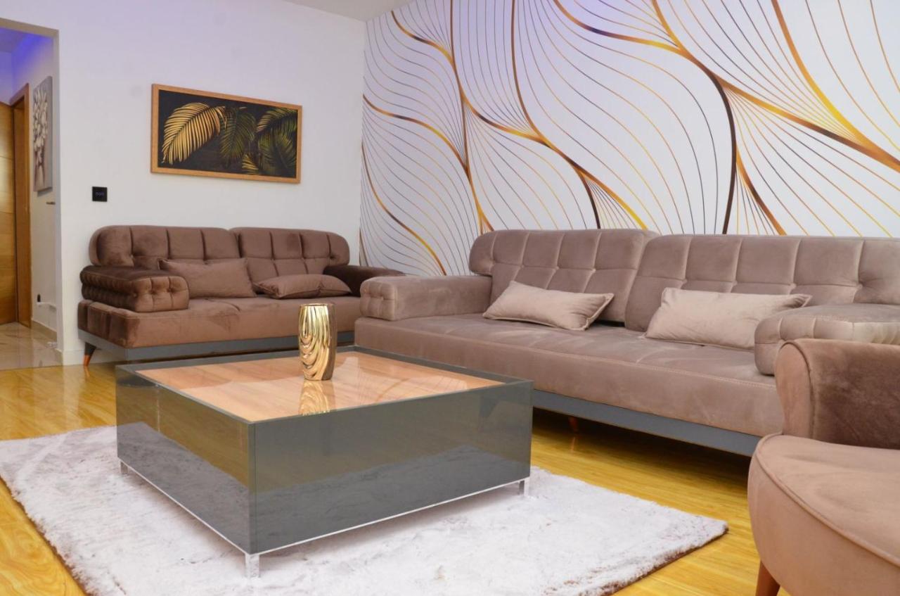 Centar 5 Star Apartment Kraljevo Ngoại thất bức ảnh